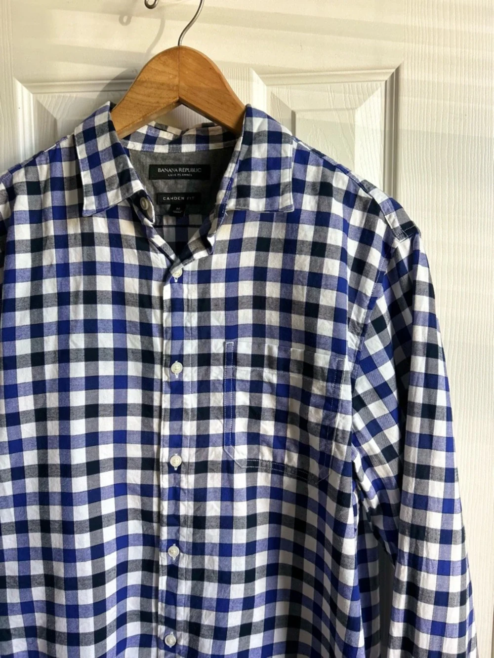 Banana Republic 100% cotton luxe flannel camden fit long sleeve button up shirt